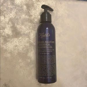 Kiehl’s Midnight Recovery Cleansing oil